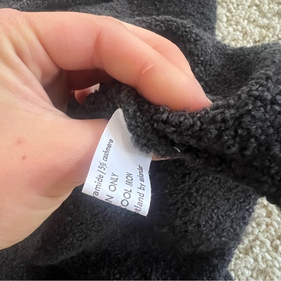 Eskandar one size sweater - Picture 6 of 7